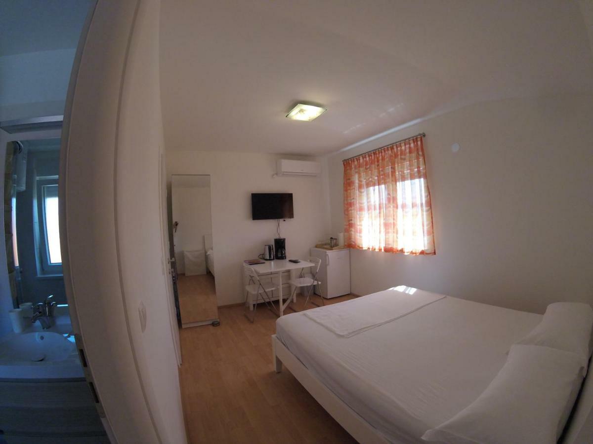 Apartments Babic Sukošan Exterior foto